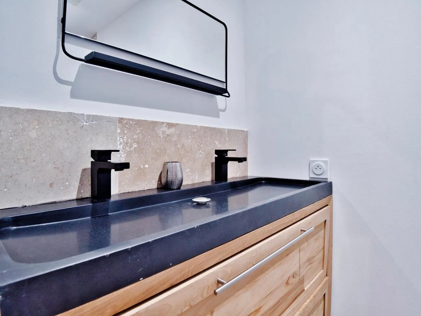 Homestay La Bambouseraie De Sulauze Miramas France